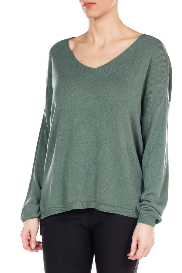 Long sleeve pullover top